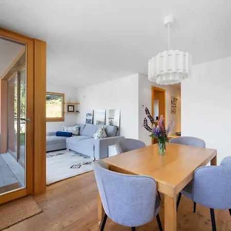 Apartment Magnificent Near Sankt Moritz