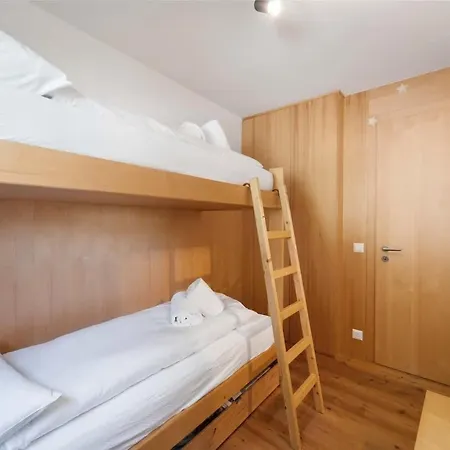 公寓 Magnificent Near Sankt Moritz 蓬特雷西纳