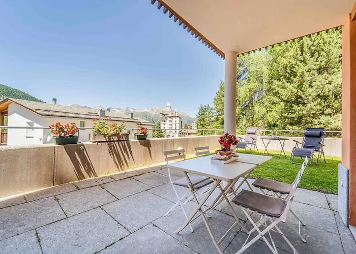 Magnificent Near Sankt Moritz شقة بونتريسنا